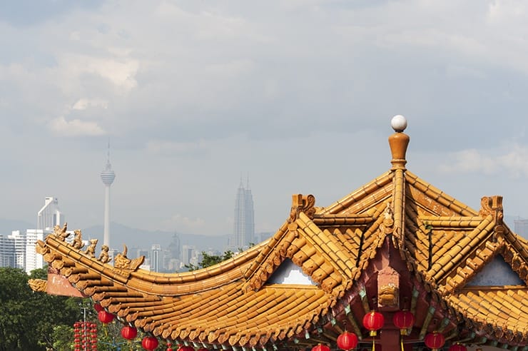 Kuala Lumpur Thean Hou Temple with Petronas