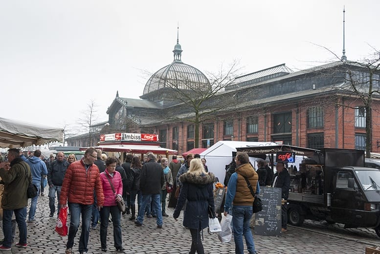 Hamburg Fischmarkt Crowd