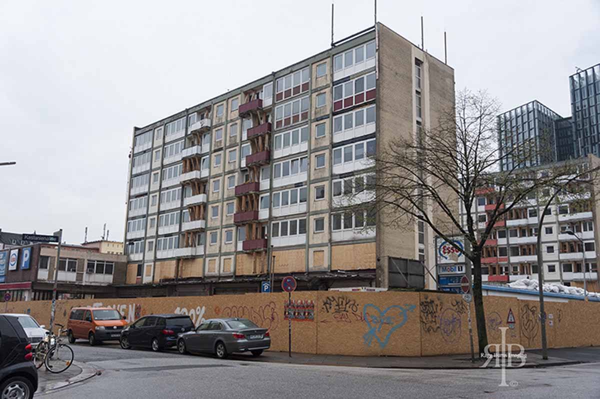 Hamburg-St-Poauli-Tour-Closed-Building