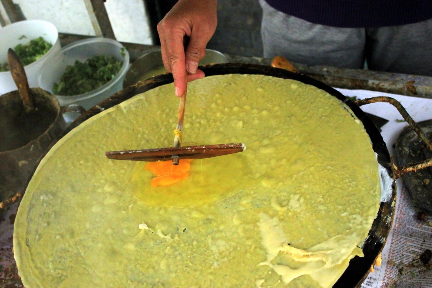 Making pancakes Beijing street desserts