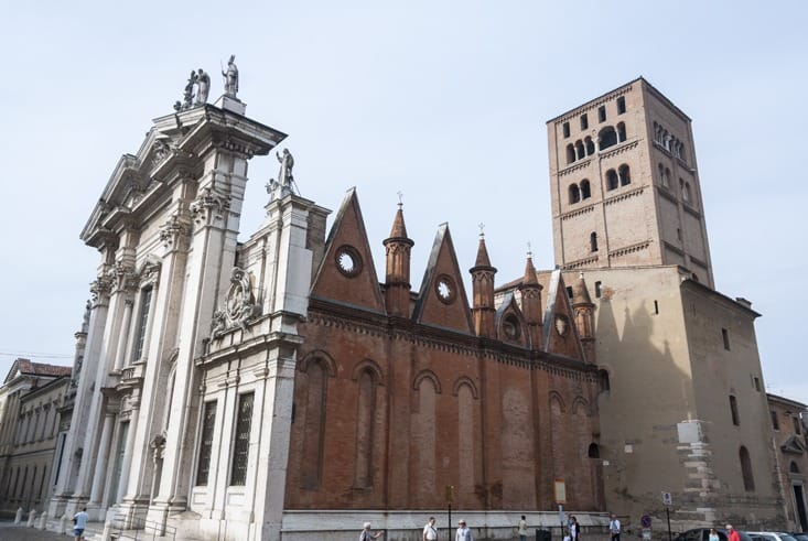 mantua by bike duomo