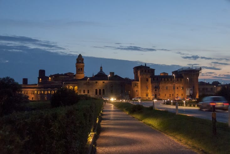 Mantua palazzo ducale night