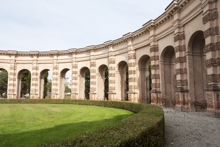 Mantua by bike palazzo te