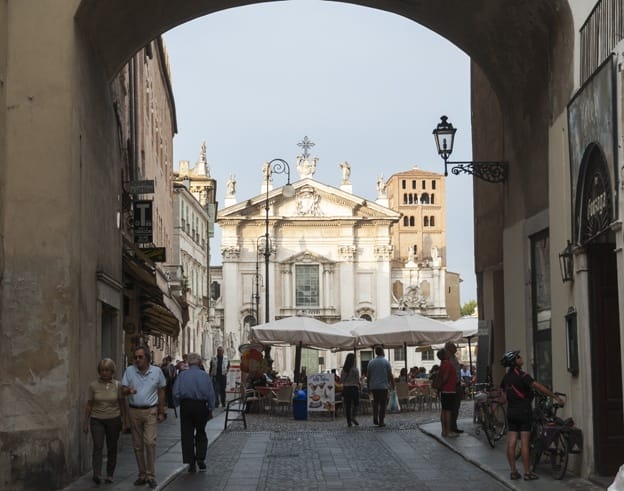 Mantua by bike arch