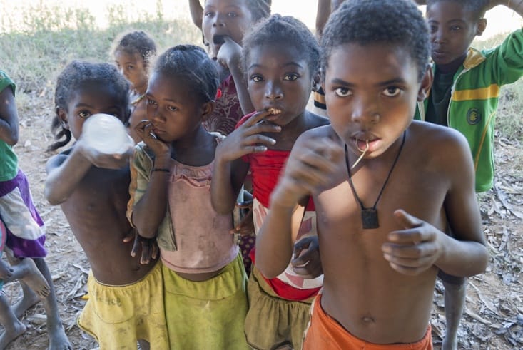 Madagascar Tsiribihina River kids