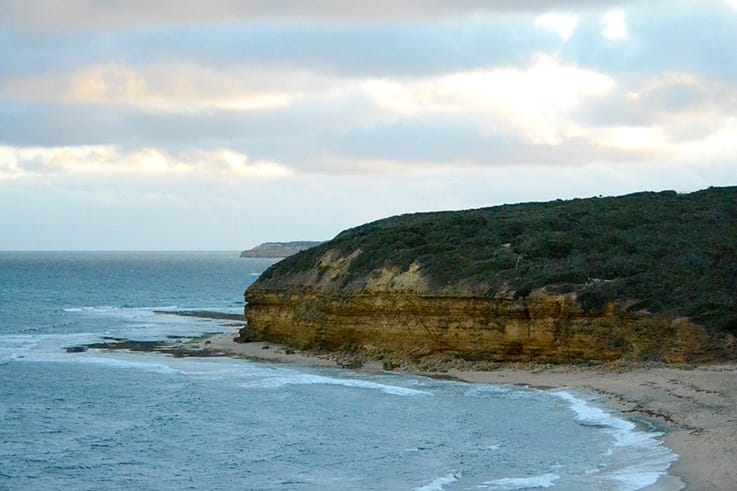 great ocean road hike beach