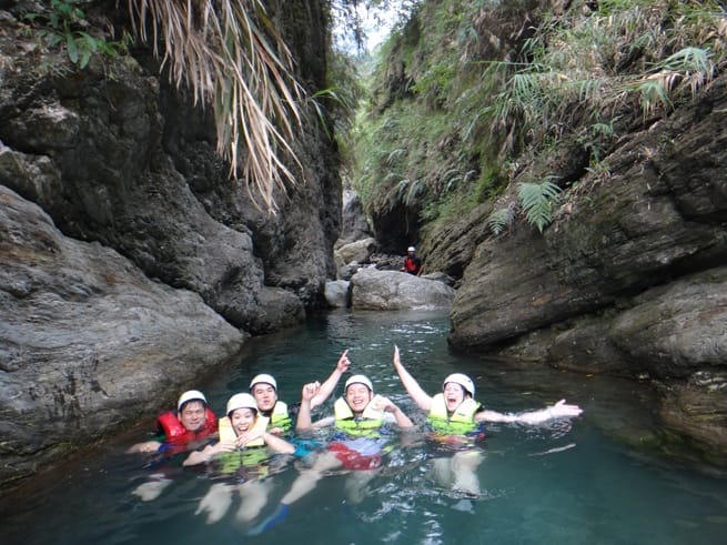 river tracing taiwan swimming