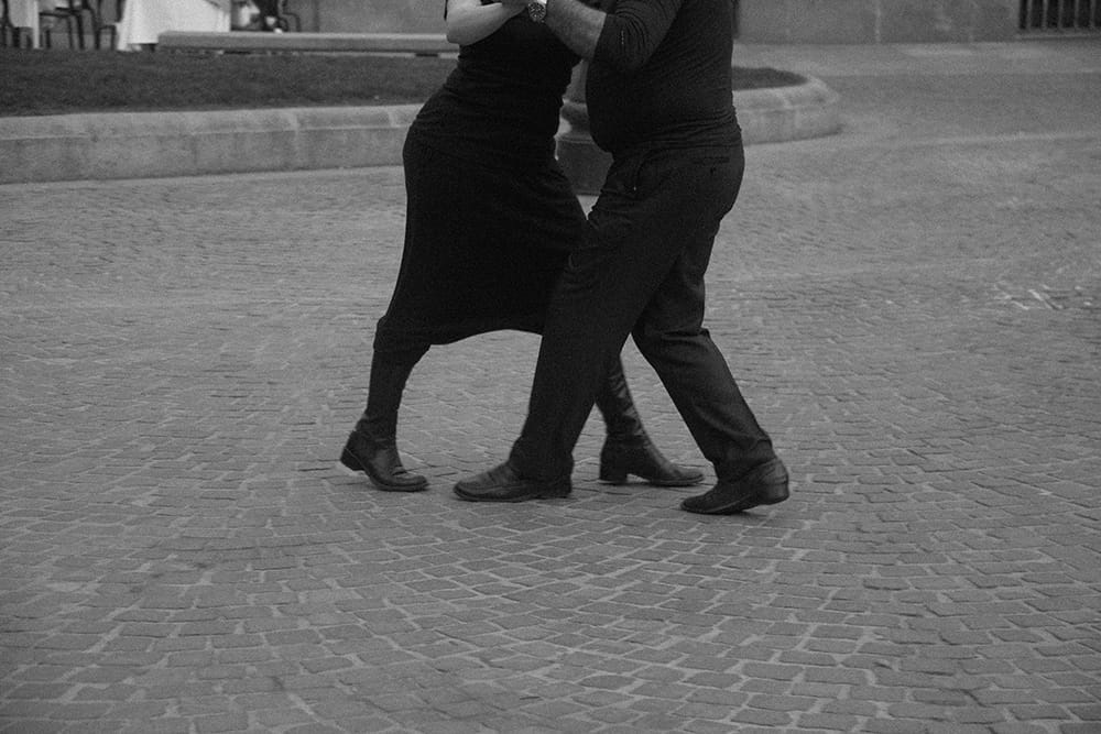 mazurka klandestina feet