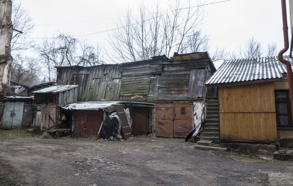 uzupis wooden shacks