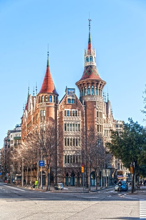 gracia food story spiky building