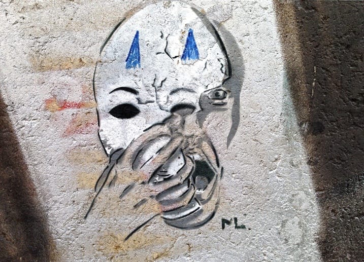 small street art skull dresden