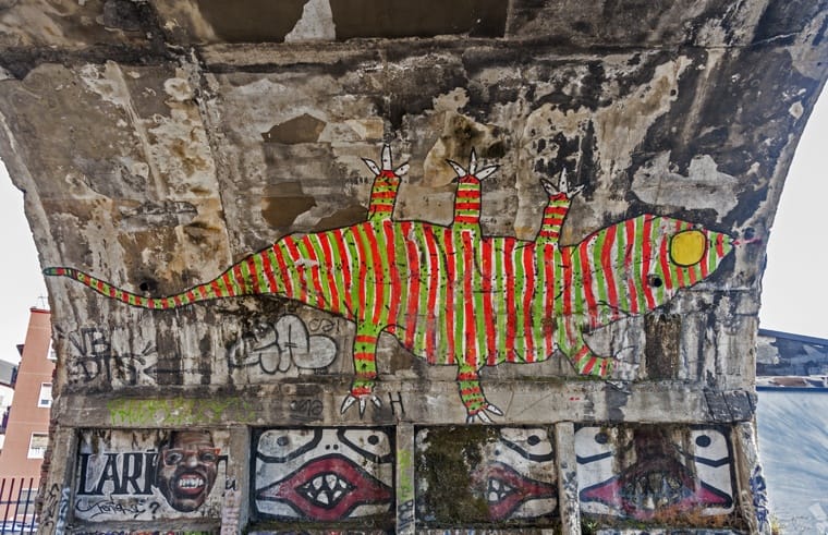 street art milan lizard