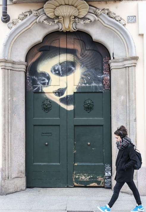 porta ticinese painted door