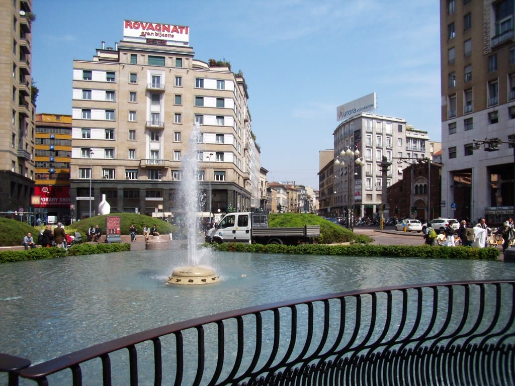 Piazza San babila fountain milan