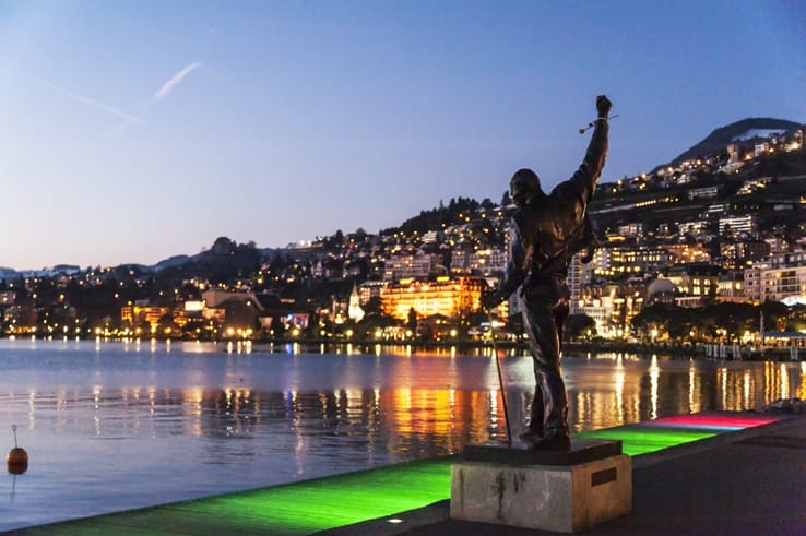 Freddie mercury statue montreux night