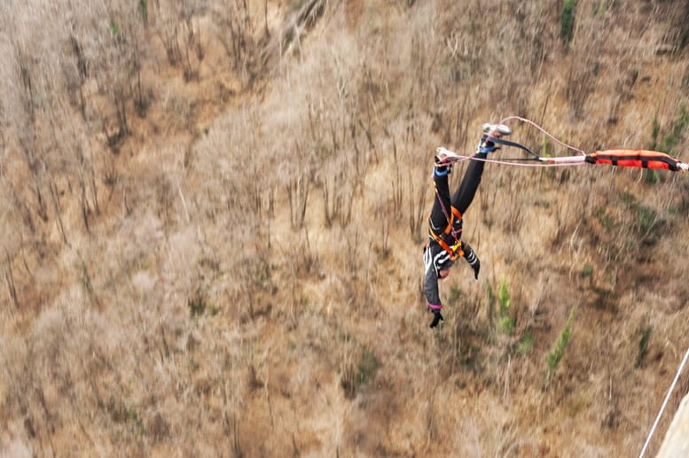 bungee jumping falling biella