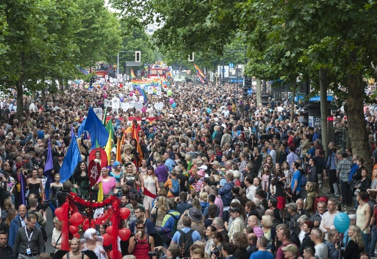 Berlin CSD crowd from float