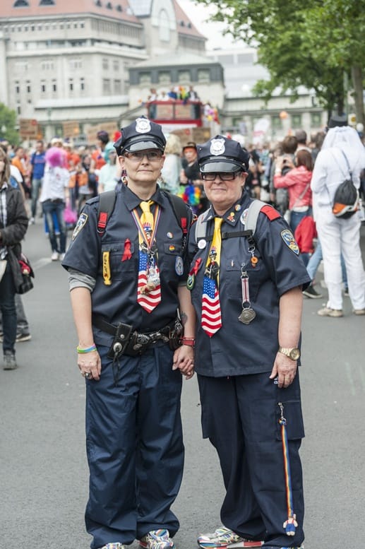 berlin gay pride lesbian policewomen