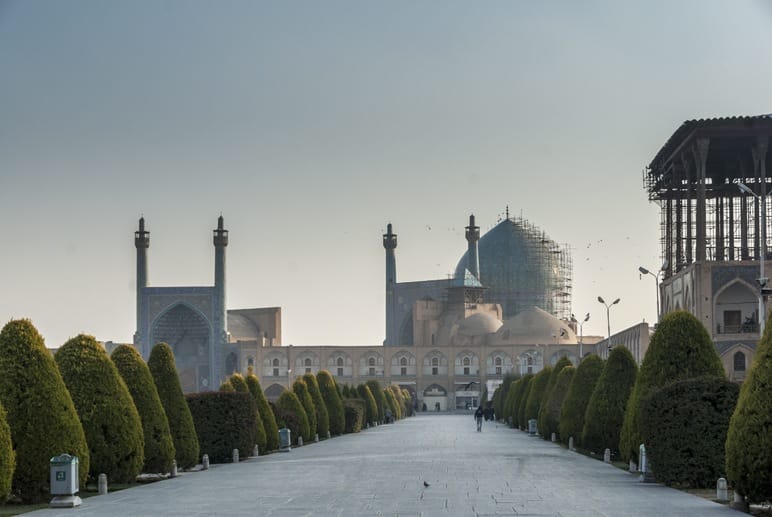 naqsh e jahan square blue hour isfahan