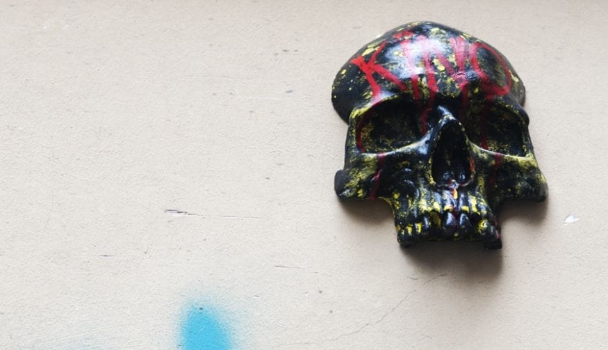budapest skull street art