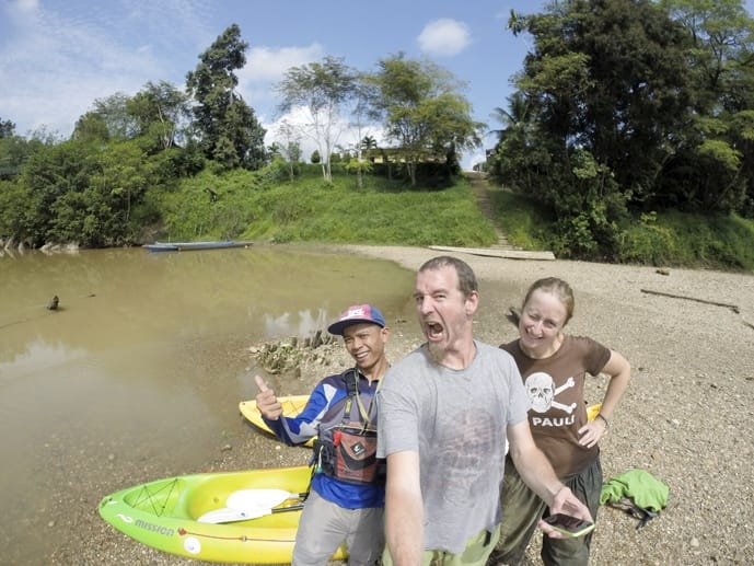 selfie sarawak kayak borneo