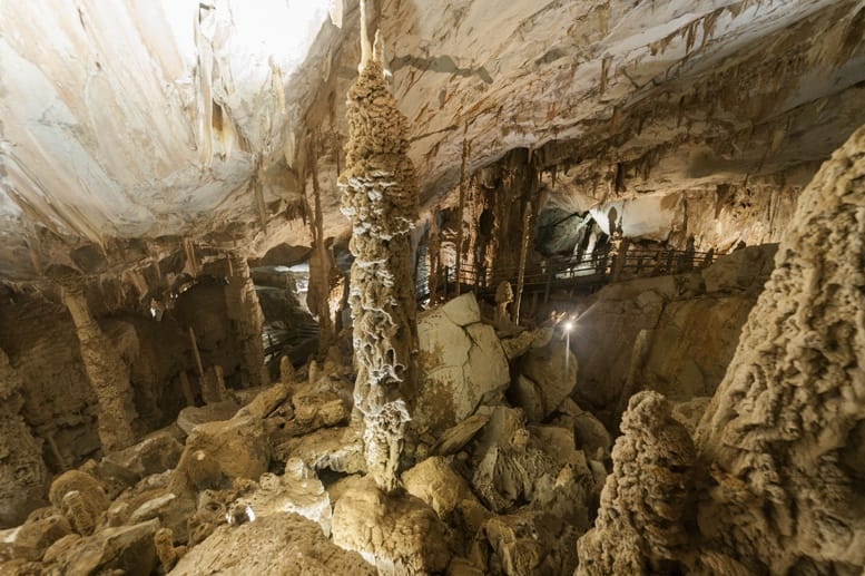 cave columns stalactites stalagmites