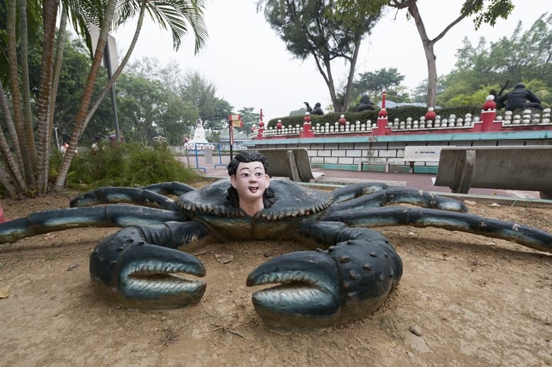haw par villa singapore crab woman