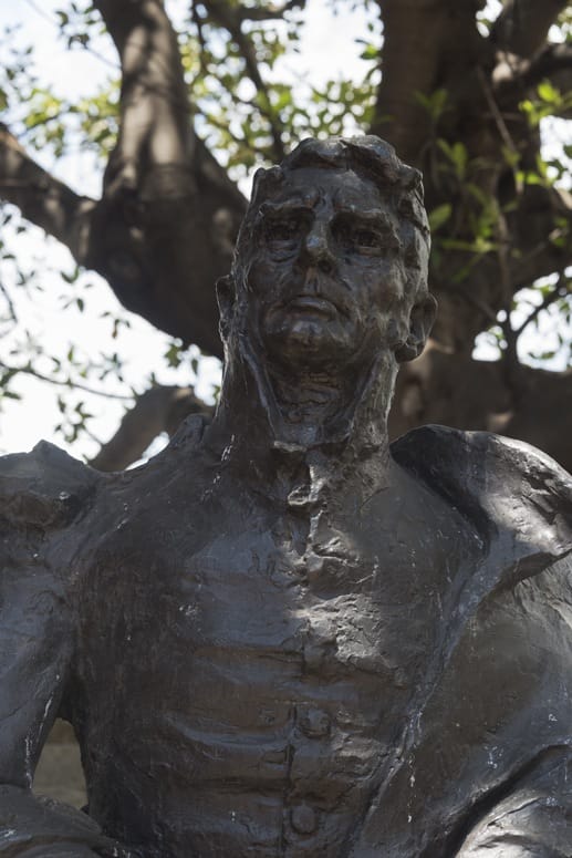 lachlan macquarie statue sydney