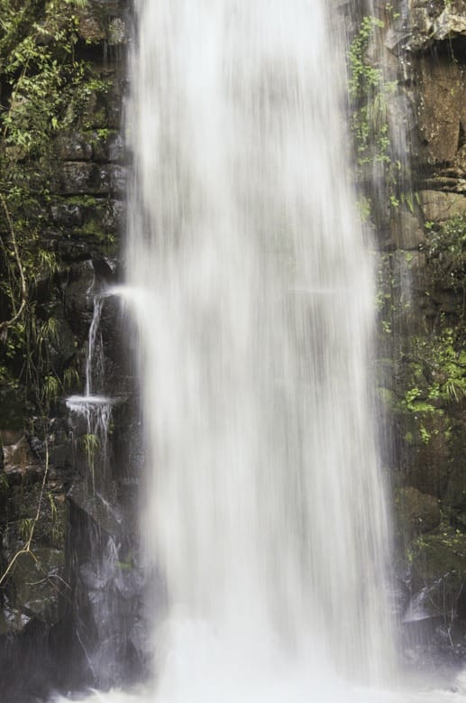 iguazu waterfall splash