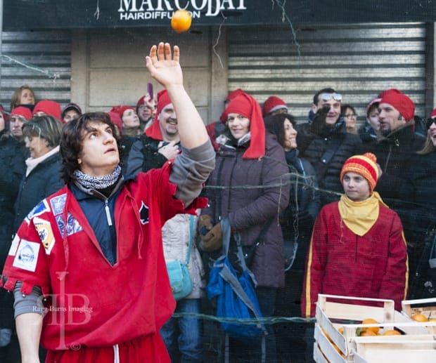 battle-of-the-oranges-ivrea-italy