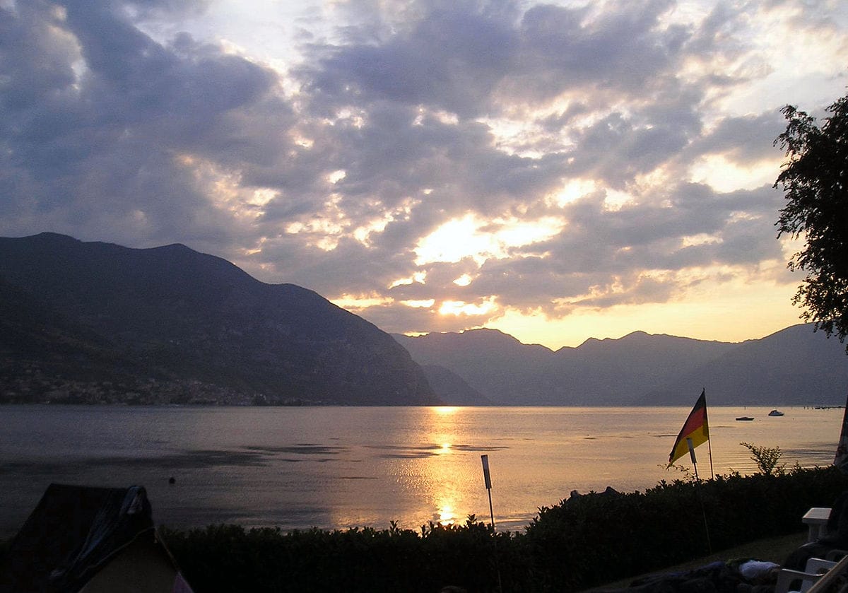 Lago-iseo-sunset