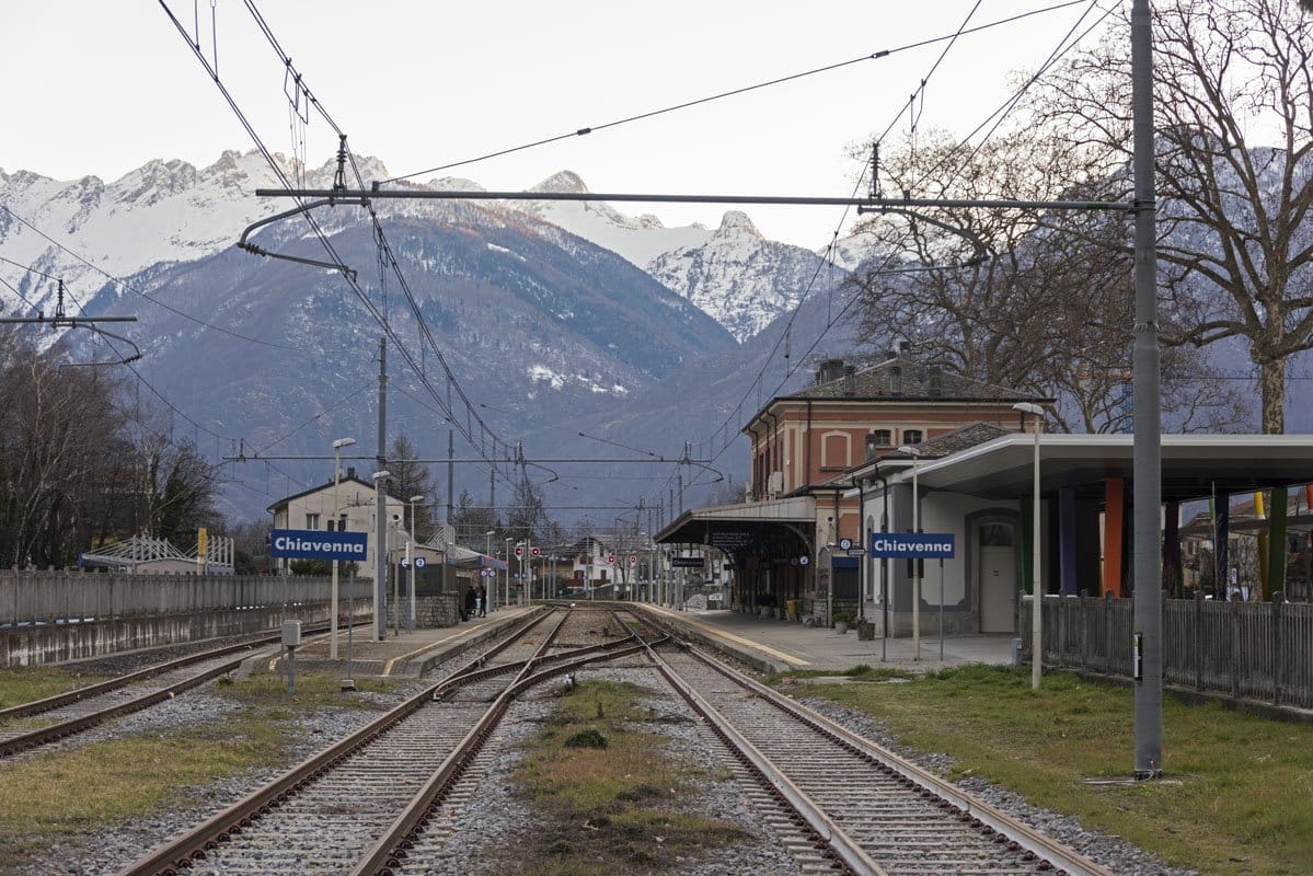 chiavenna train station mountains