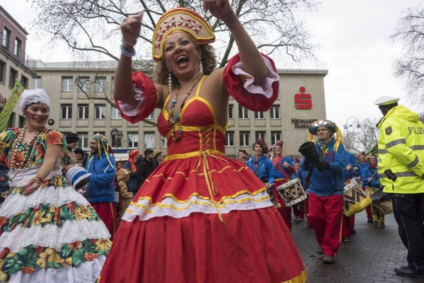 koln karnaval brazilian dancer