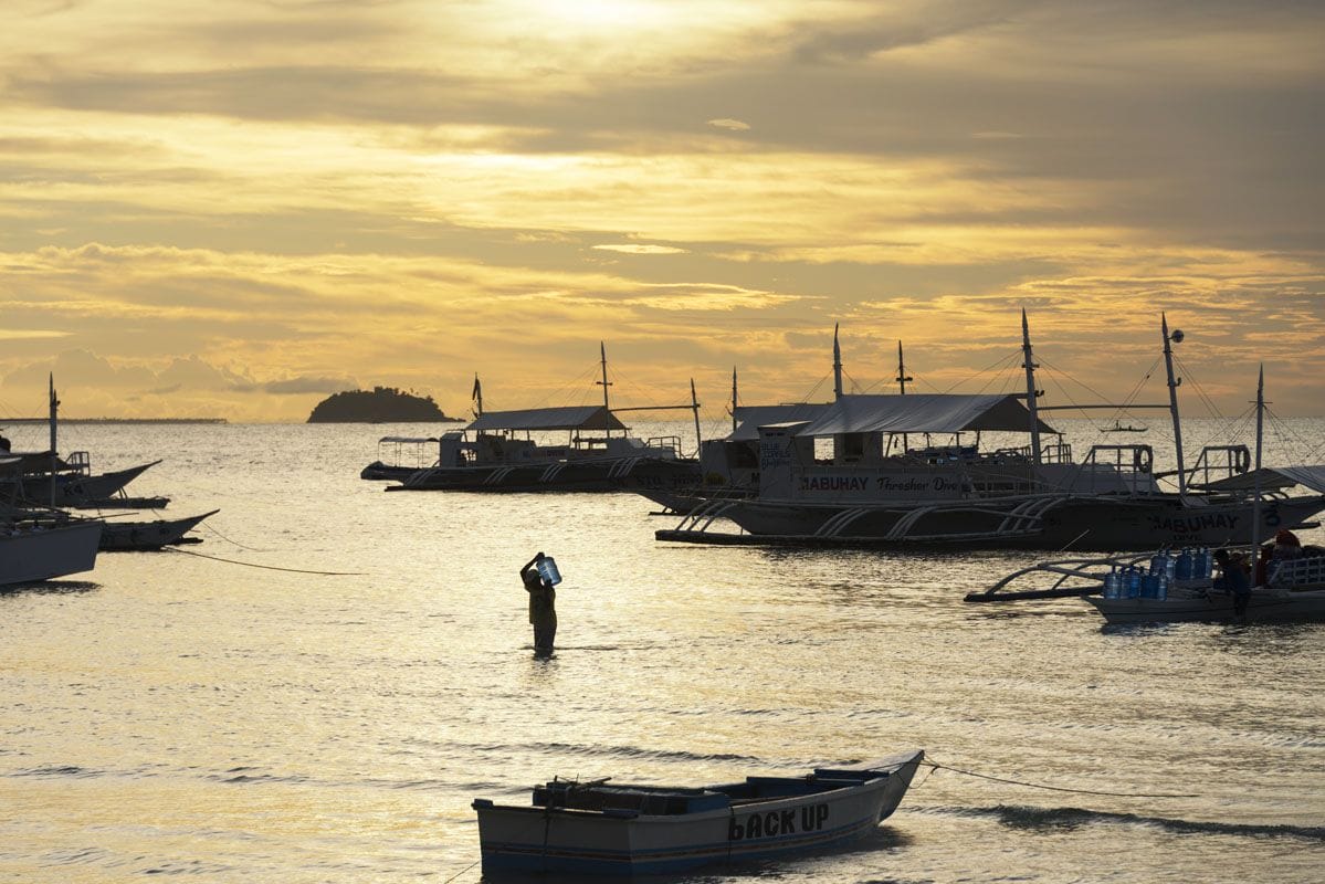Philippines-Malapascua-yellow-sunset-boats