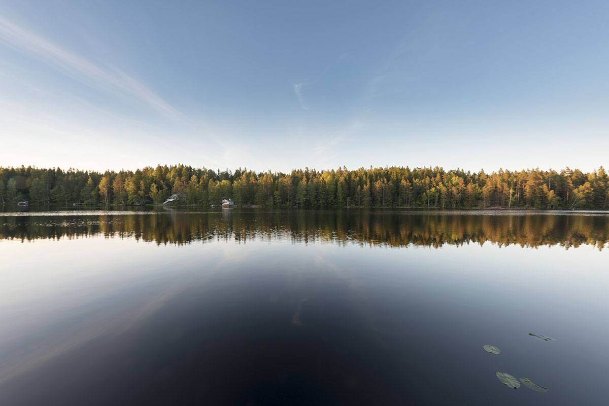 nuuksio lake reflection