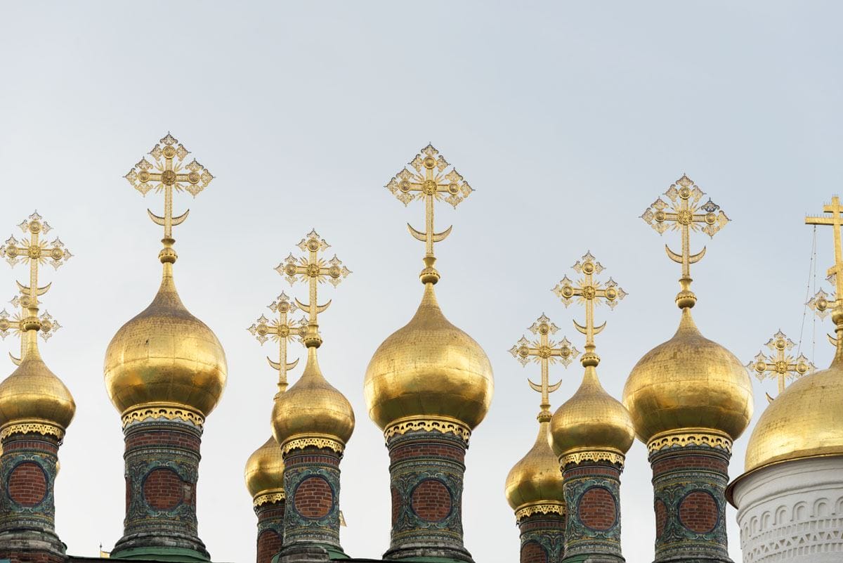 kremlin-domes-moscow