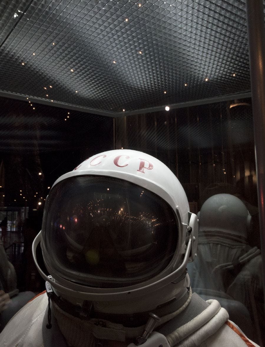 moscow-cosmonaut-museum-helmet