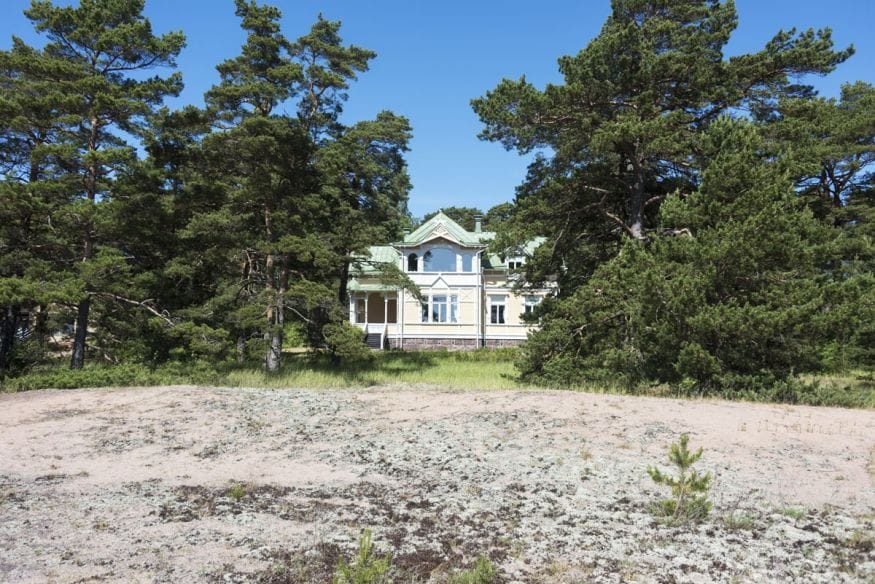 wooden-villa-hanko-finland