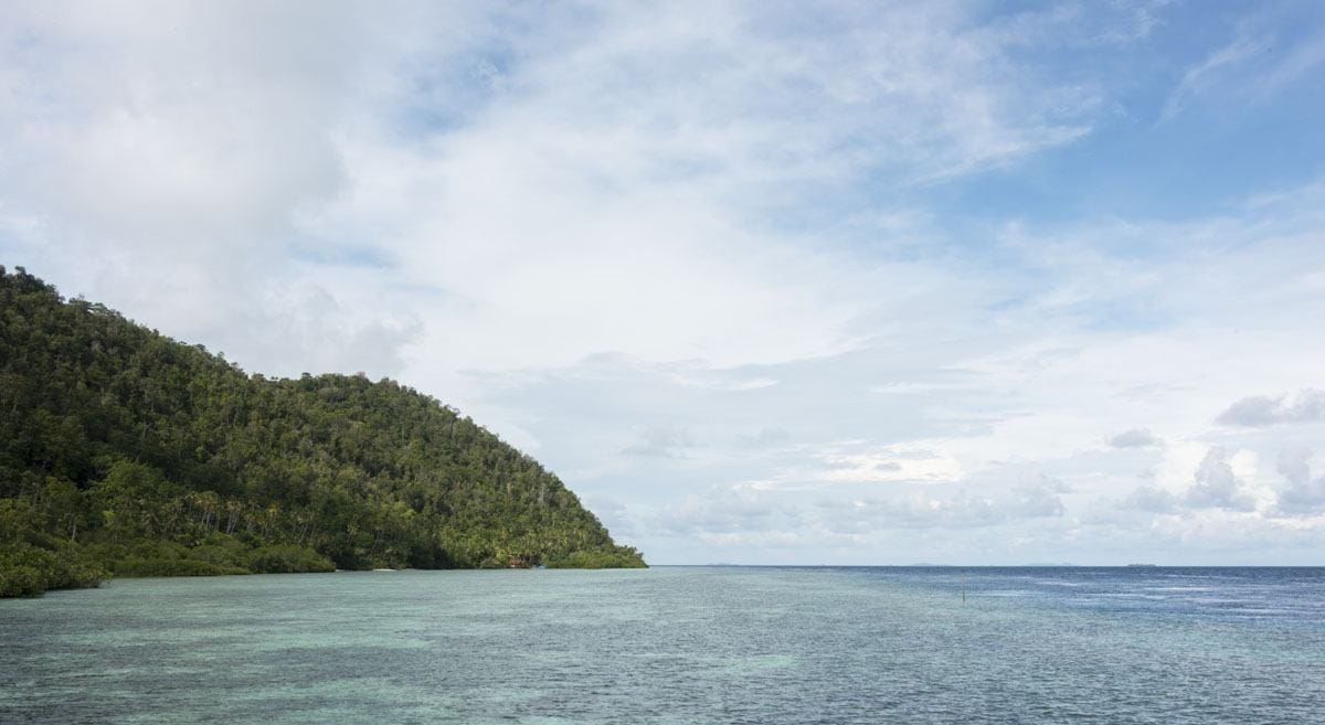 raja-ampat-indonesia-coast