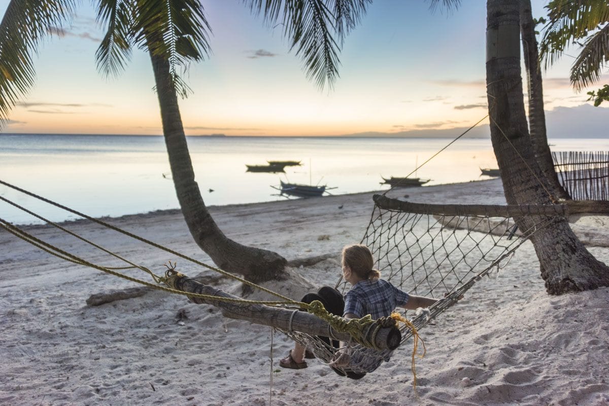 Philippines-Siquijor-coral-cay-hammock