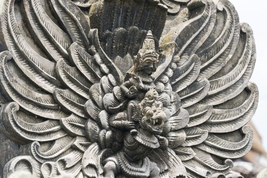 penglipuran village bali carvings