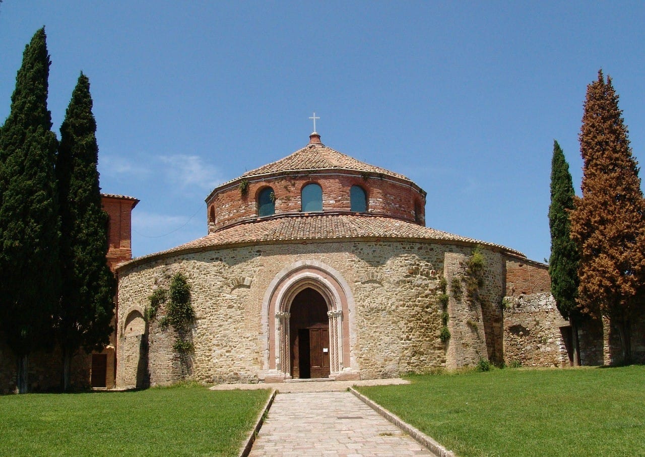 things to do in perugia round church