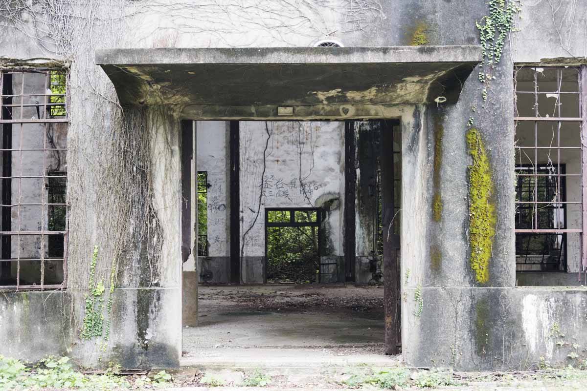 okunoshima factory ruins japan