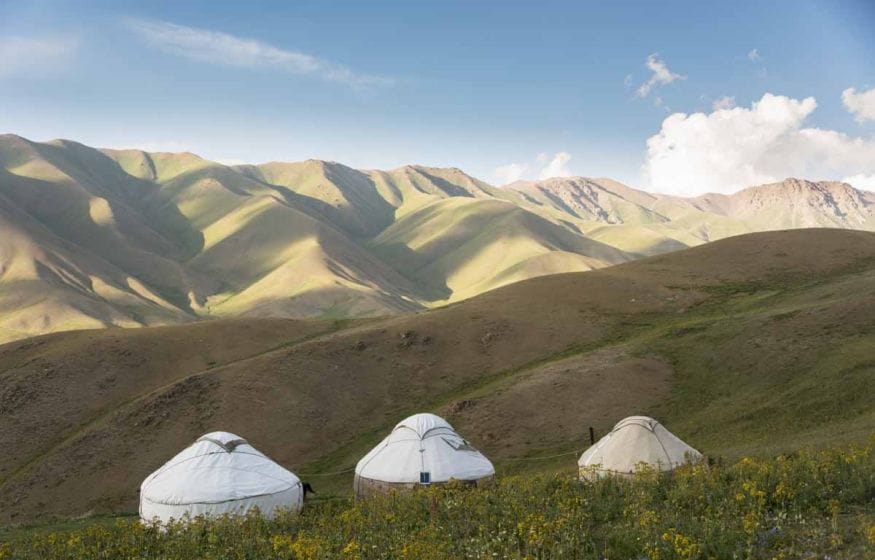 things to do in kyrgyzstan yurts