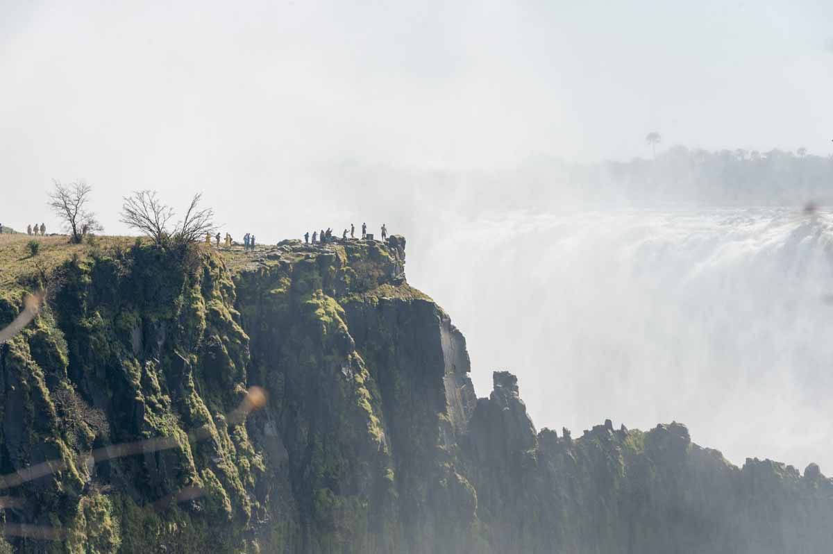 victoria falls zambia mist