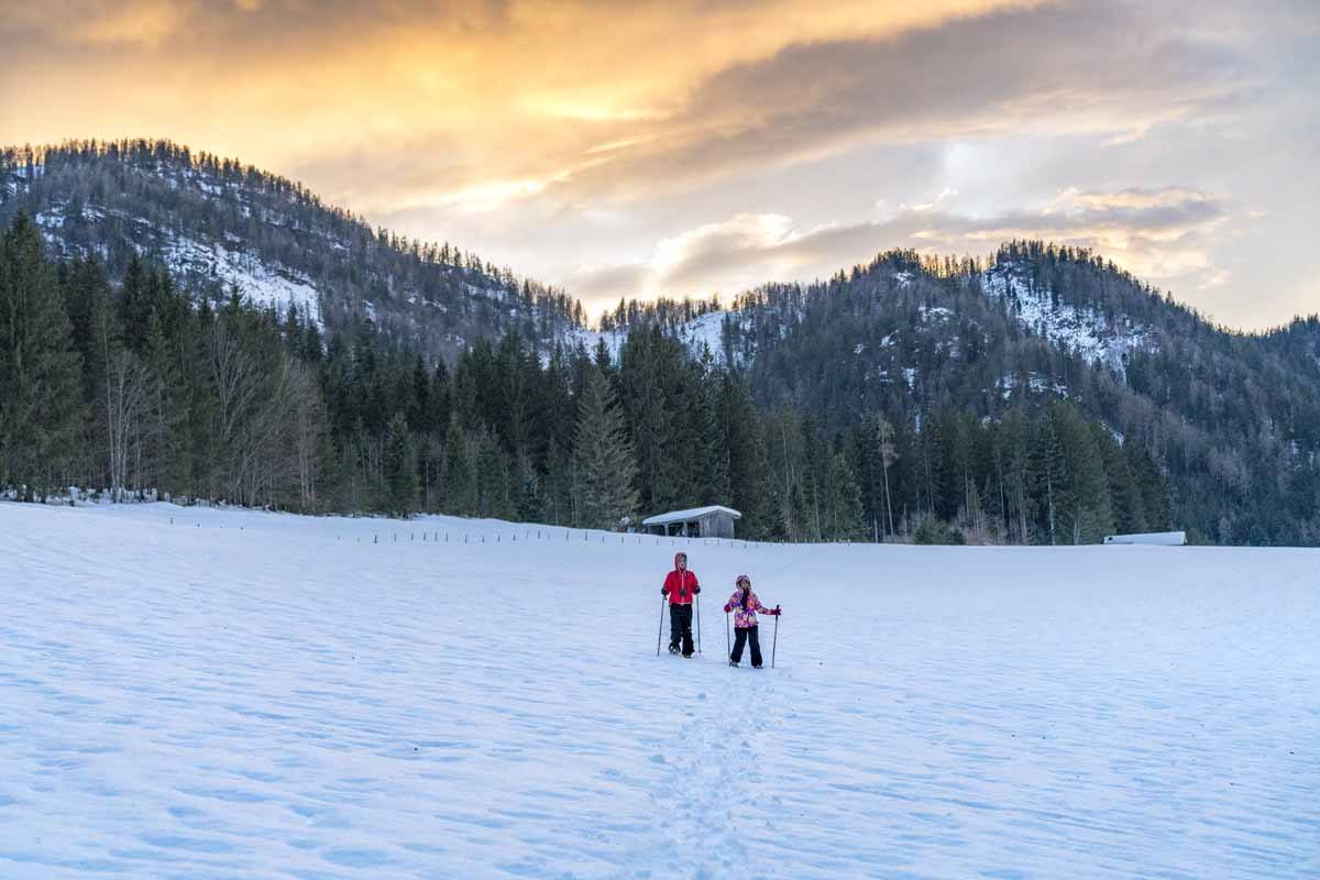 snowshoeing waidring tirol