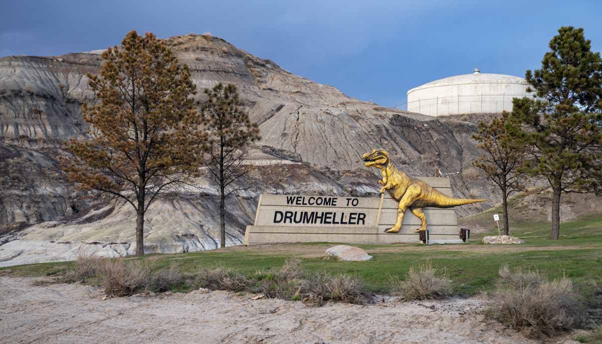 drumheller entrance sign