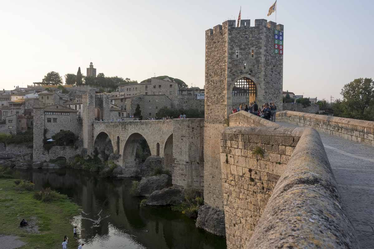 besalu things to do