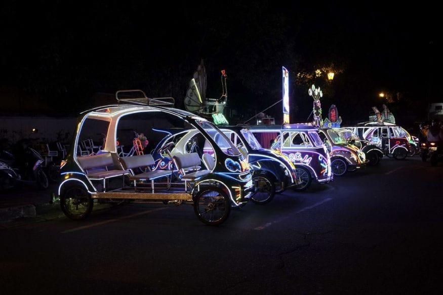 yogyakarta at night pedicab