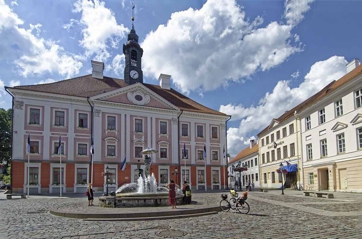 tartu estonia square